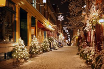 Holiday Lights Hanging in Overland Park, KS